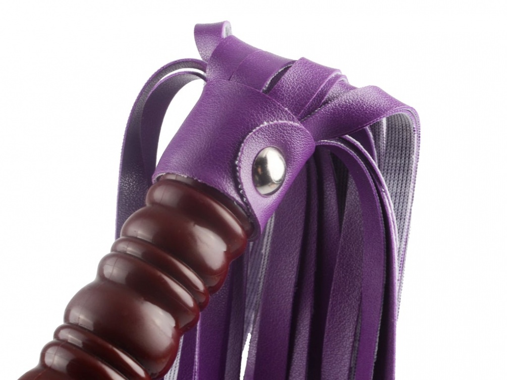 SM22 Leather Flogger Whip has the soft tassels and the plast... Toynary - SM22 Leather Flogger Whip - Purple photo-4