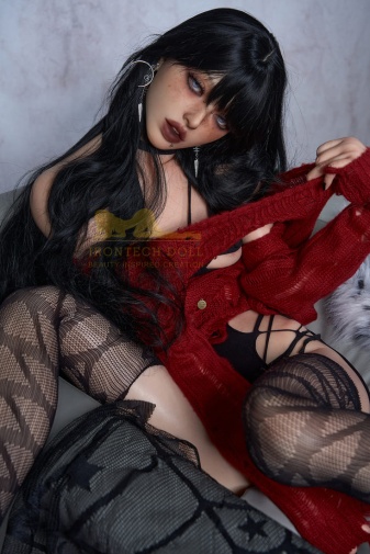 Vanessa 小胸苗條身材超柔軟全矽膠逼真娃娃 161 厘米 照片