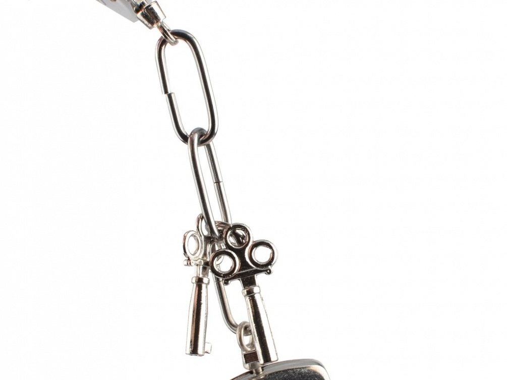 Toynary SM02 Fuzzy Metal Handcuffs are made of metal with fu... Toynary - SM02 Fuzzy Metal Handcuffs - Red photo-7
