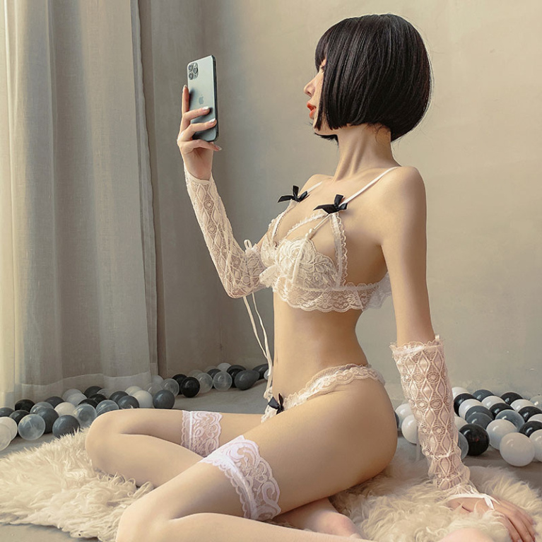 SB - Lingerie Set w Pearls - White photo