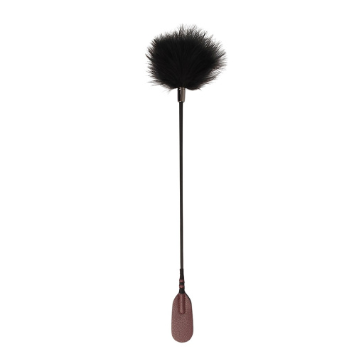 Chisa - Crop w Tickler - Brown photo