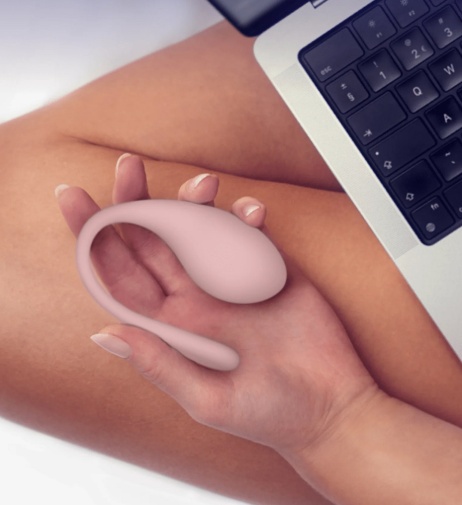 Kiiroo - Spot APP Wearable Vibro Egg - Pink photo